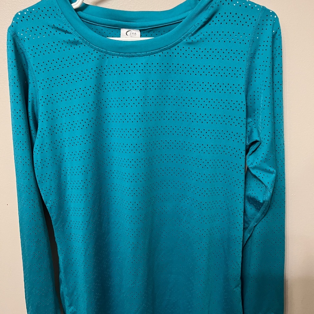 Zyia Chill Long Sleeve